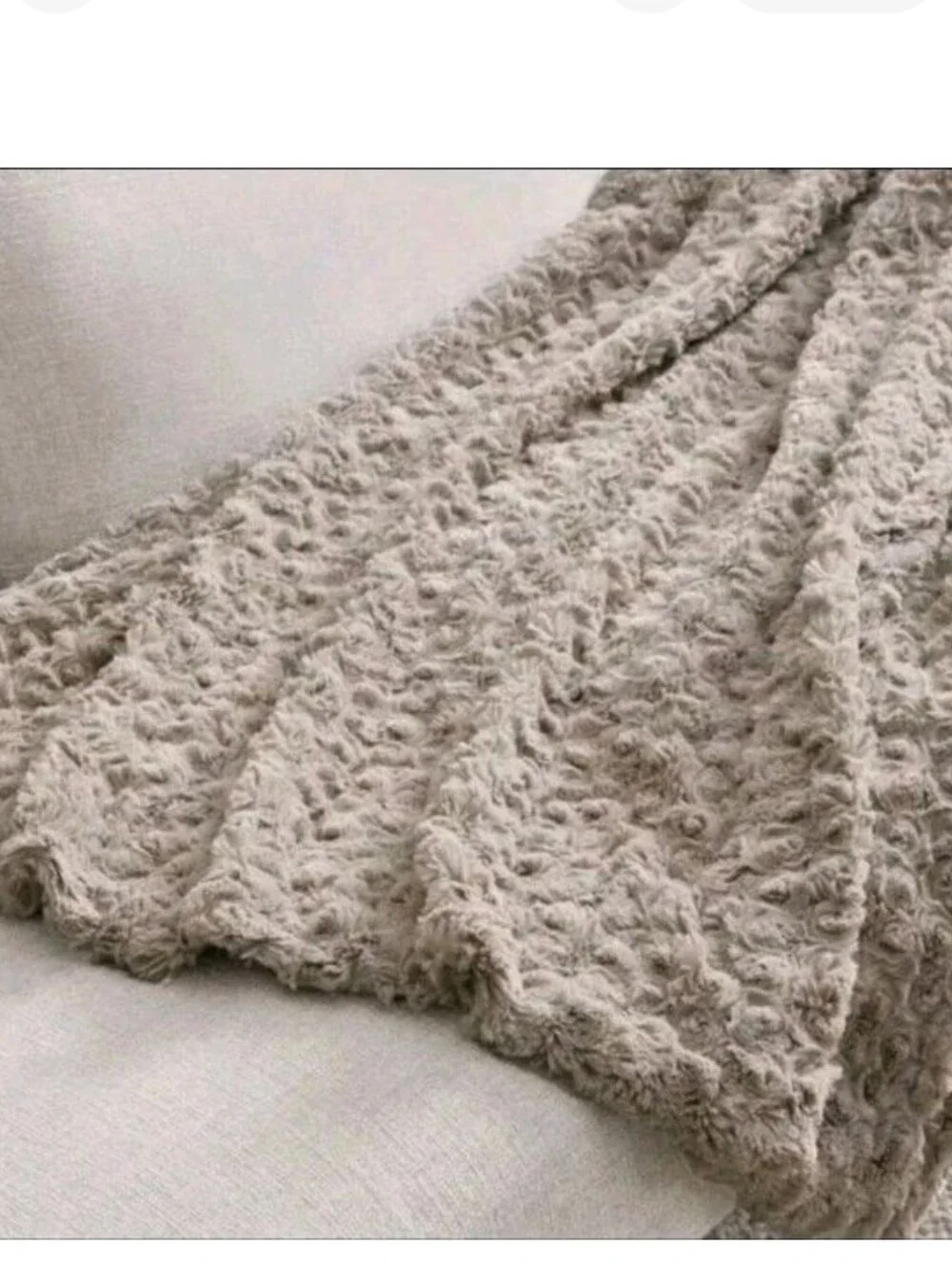Casual Living Faux Fur Throw Blanket for Couch Sofa - Cream 60x70 Inches